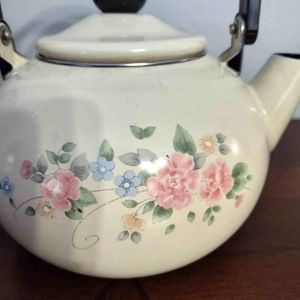 Pfaltzgraff Tea Rose Tea Kettle, like new